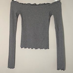 hollister • off the shoulder stretchy long sleeve